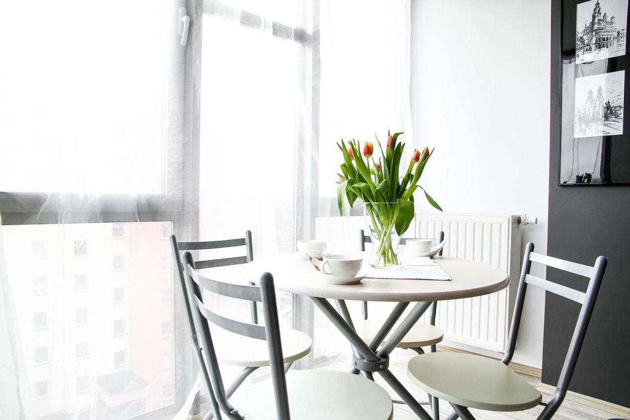 24, * Stockholm